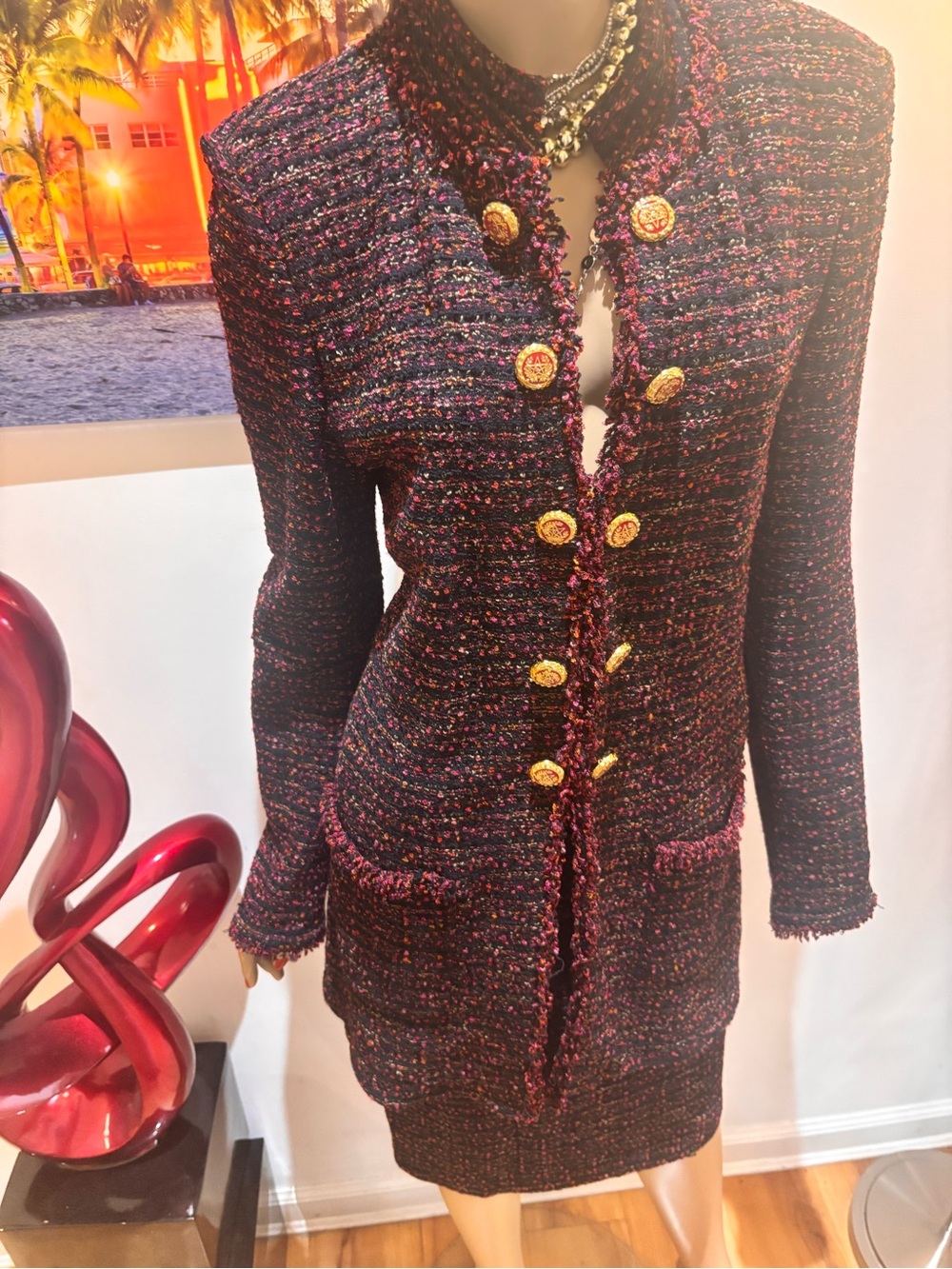 St. John Red Pink multi tweed skirt suit Bouclé Blazer Gold Buttons 12 L shimmer - Picture 7 of 9